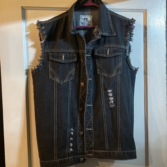 Sleeveless jean jacket - Picture 5 of 6
